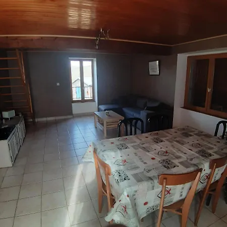 Chez Grand-mere